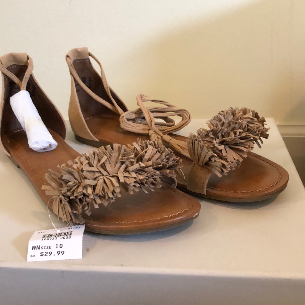 Super cute NWT summer sandals